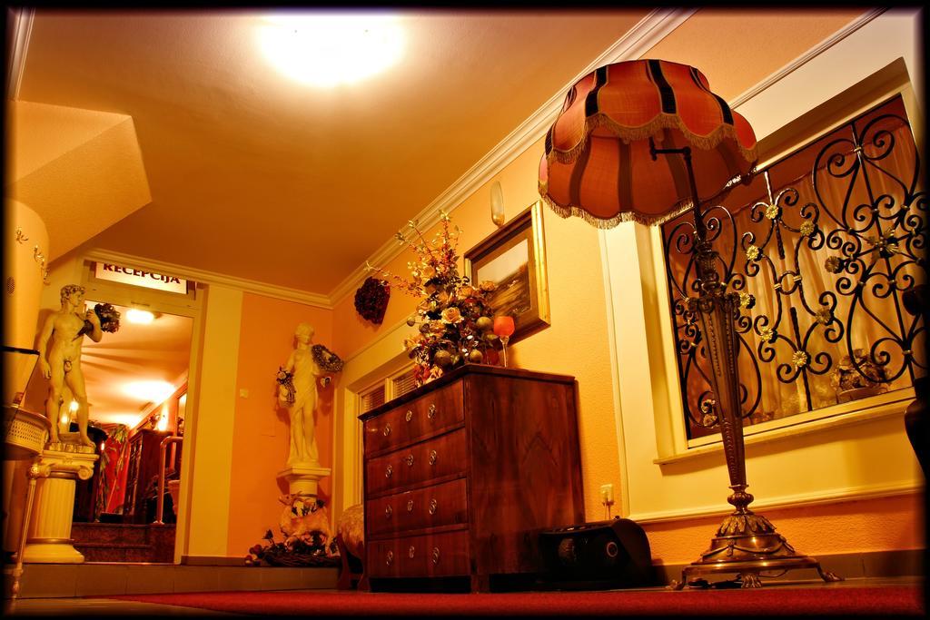 Hotel Vila Tina ザグレブ エクステリア 写真