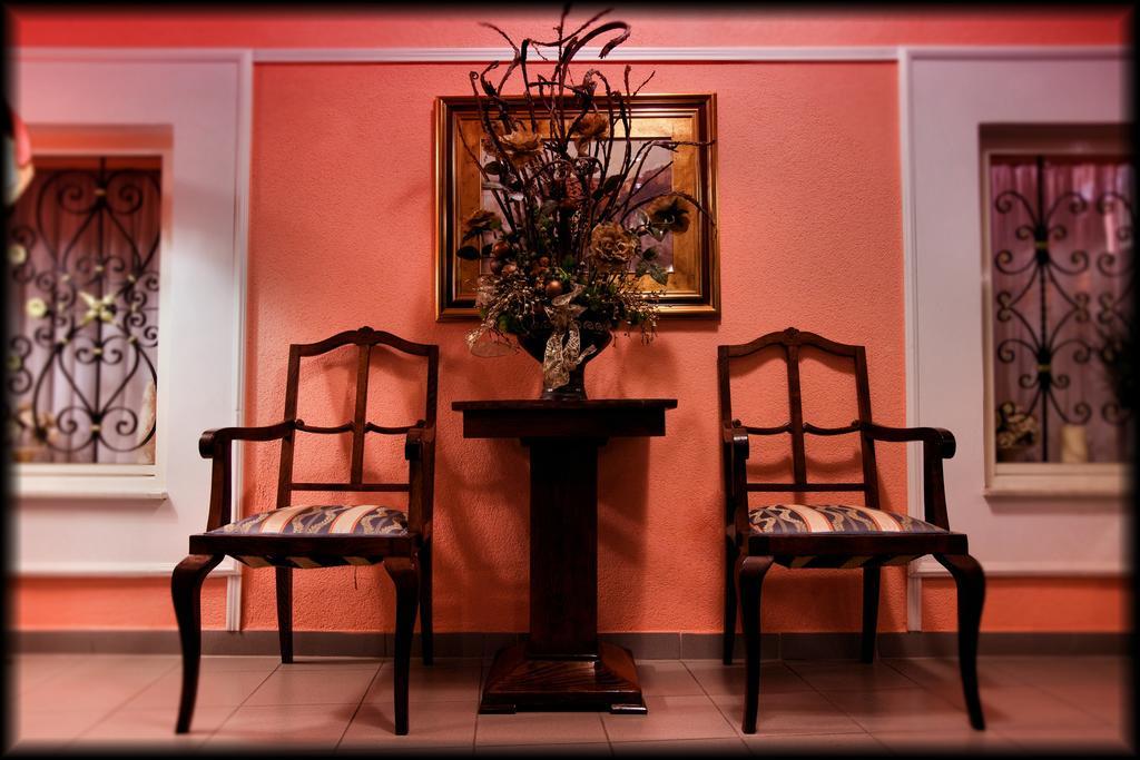 Hotel Vila Tina ザグレブ エクステリア 写真