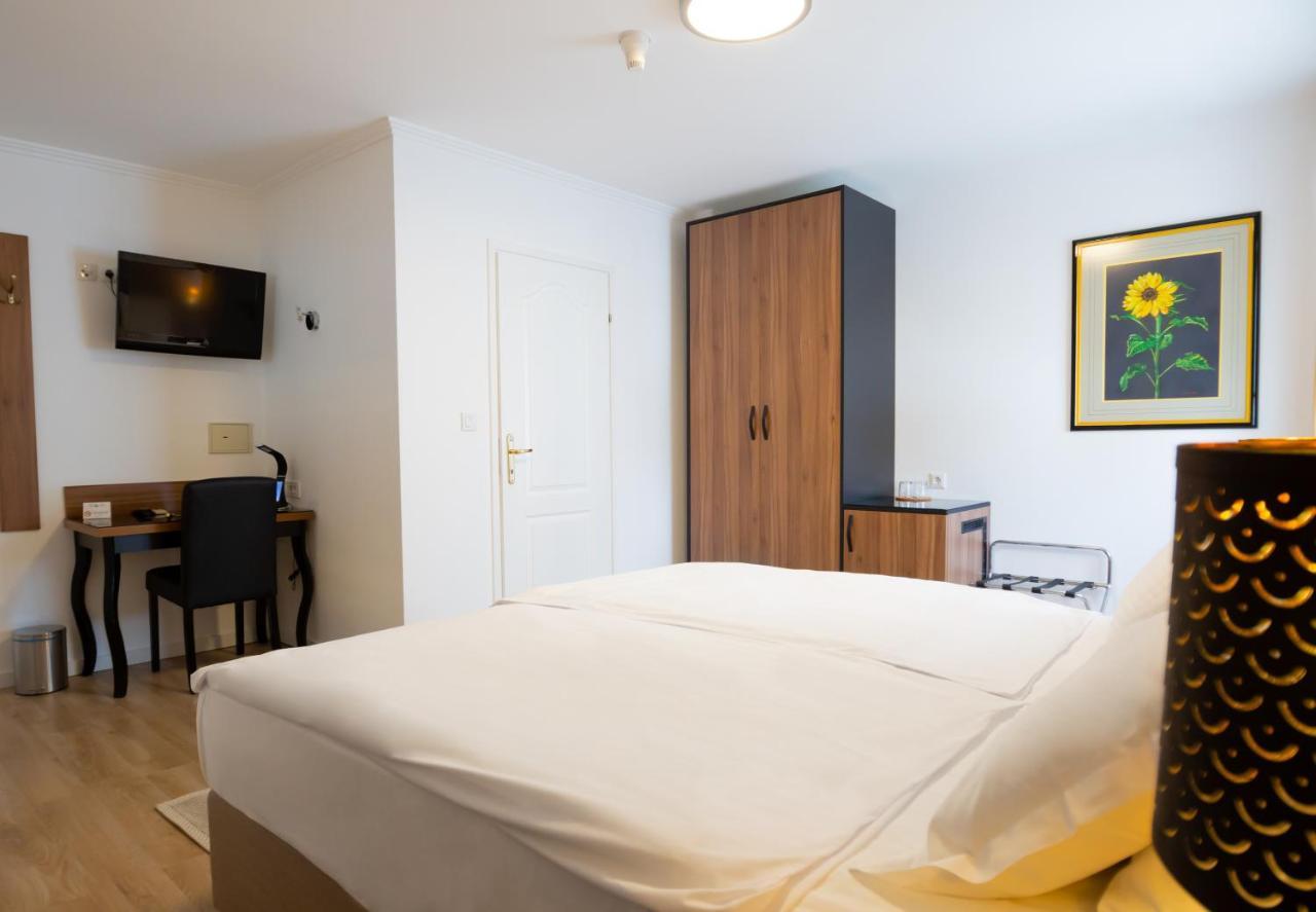 Hotel Vila Tina ザグレブ エクステリア 写真