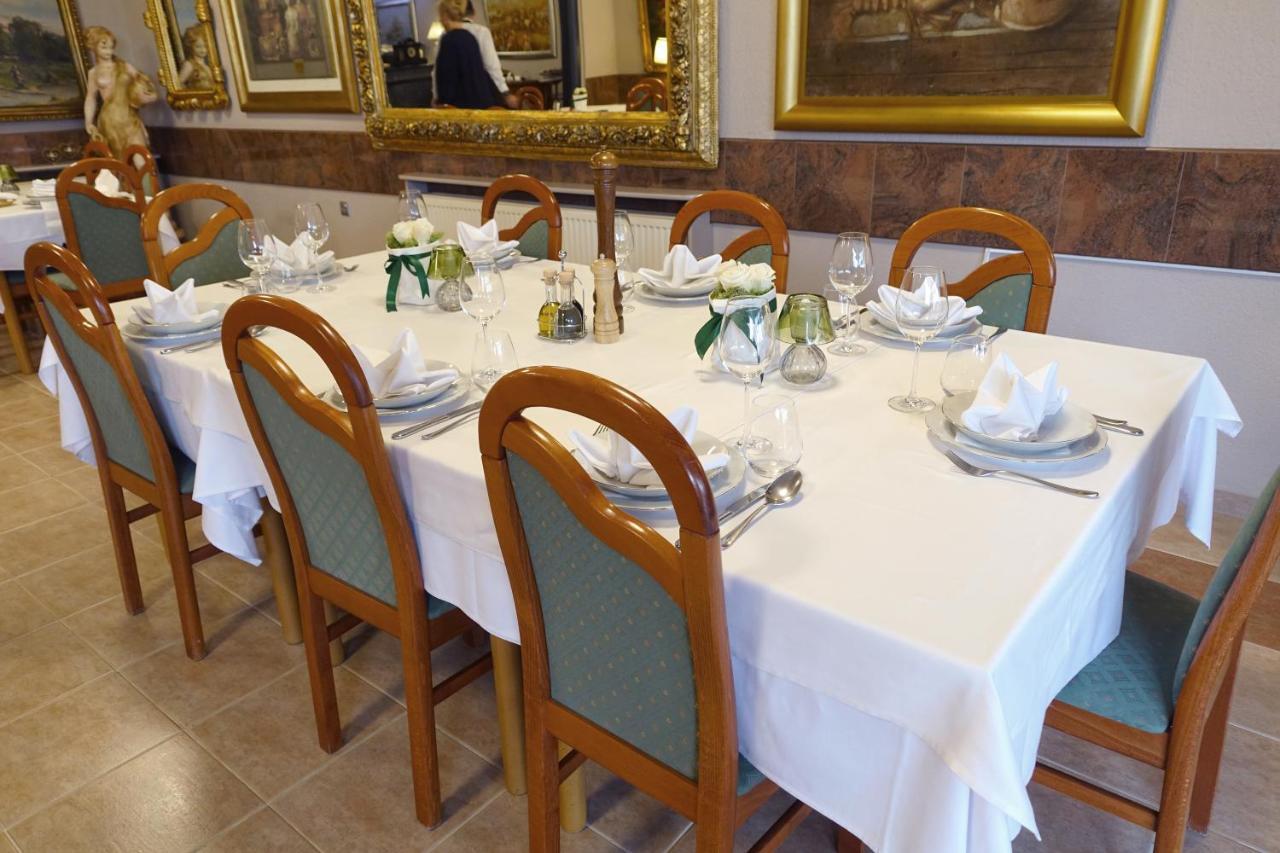 Hotel Vila Tina ザグレブ エクステリア 写真